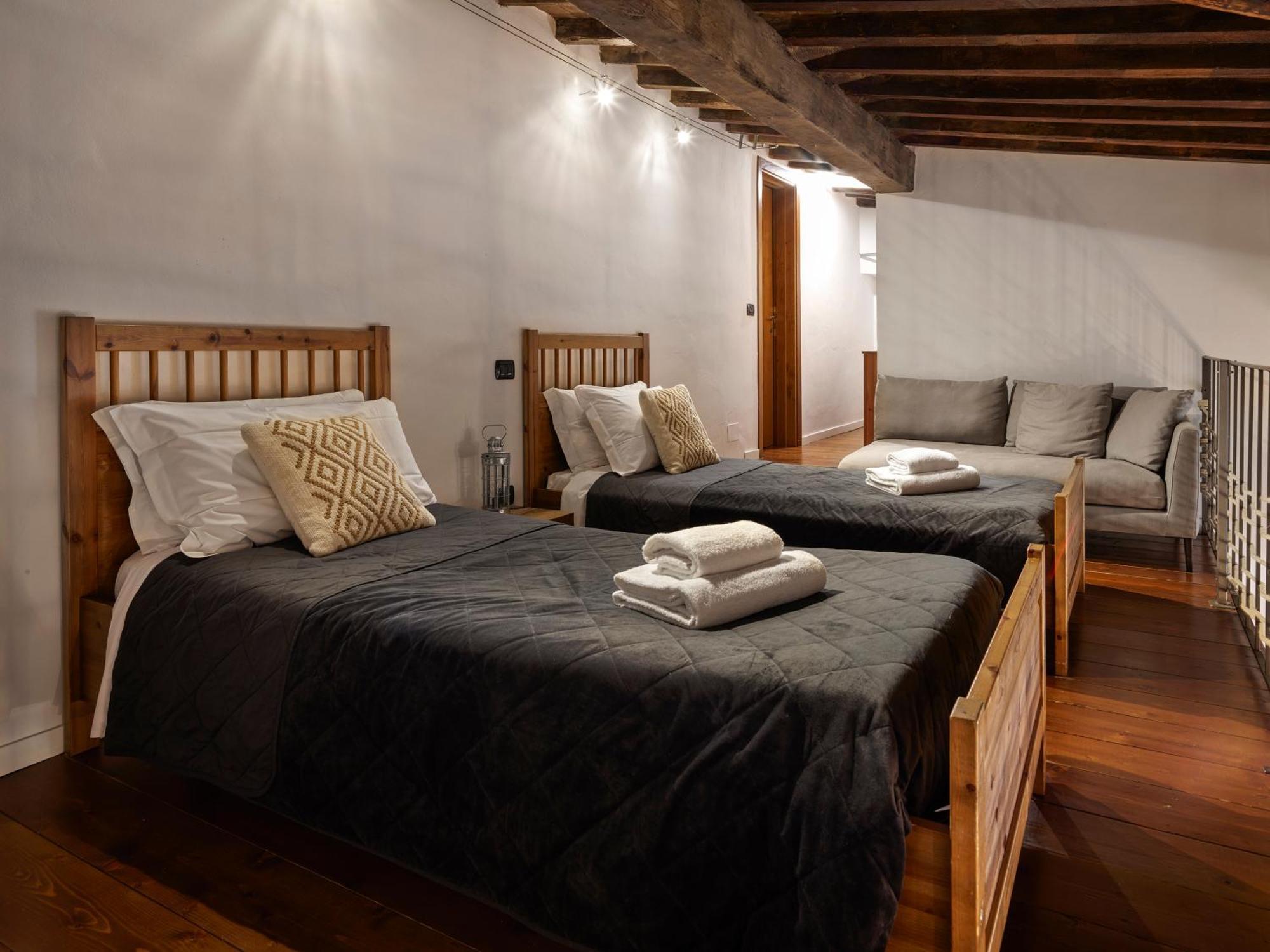 One Of A Kind Near The Duomo W/Balcony Palace Apt Florenz Exterior foto