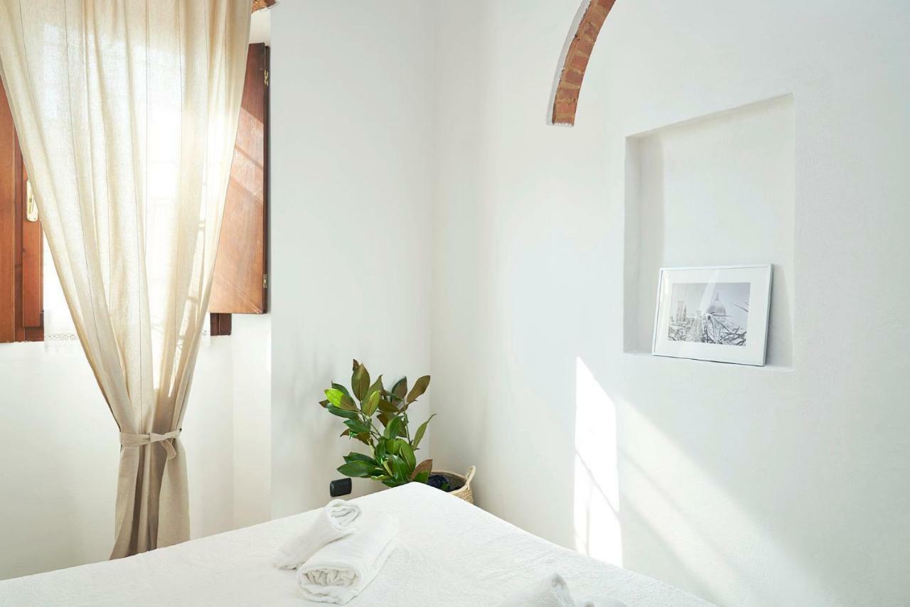 One Of A Kind Near The Duomo W/Balcony Palace Apt Florenz Exterior foto